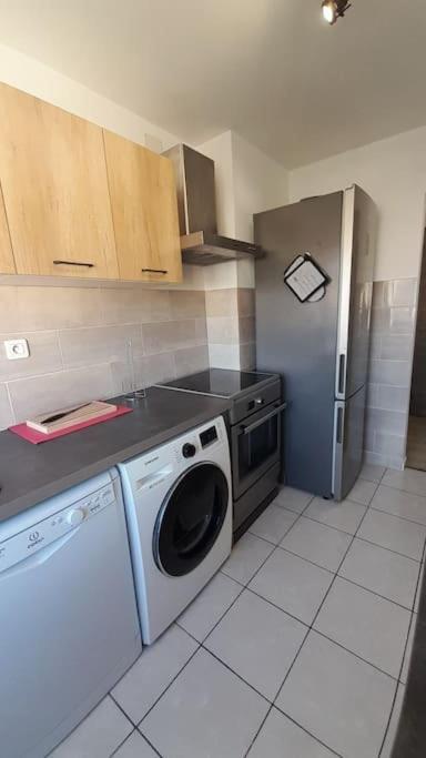 Appartement Lumineux Et Central 프로프리아노 외부 사진